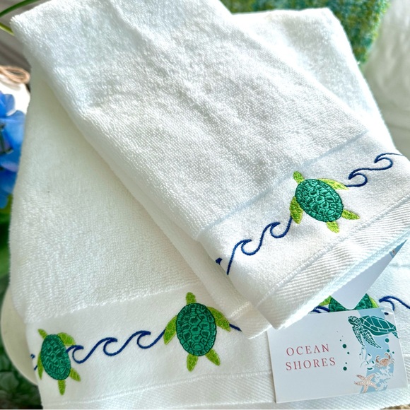 NWT! Ocean Shores Turtle Bath Towel Set - Picture 1 of 5